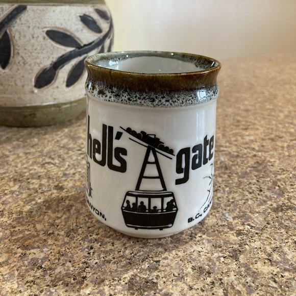 Vintage – Hell’s Gate Faser Canyon – Stoneware Coffee Mug - Picture 1 of 8